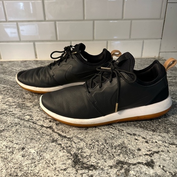 NIKE Roche 2 premium leather black men's sneaker.  9.5 - Picture 4 of 10